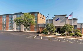 Sonesta Hotel Grand Rapids Airport